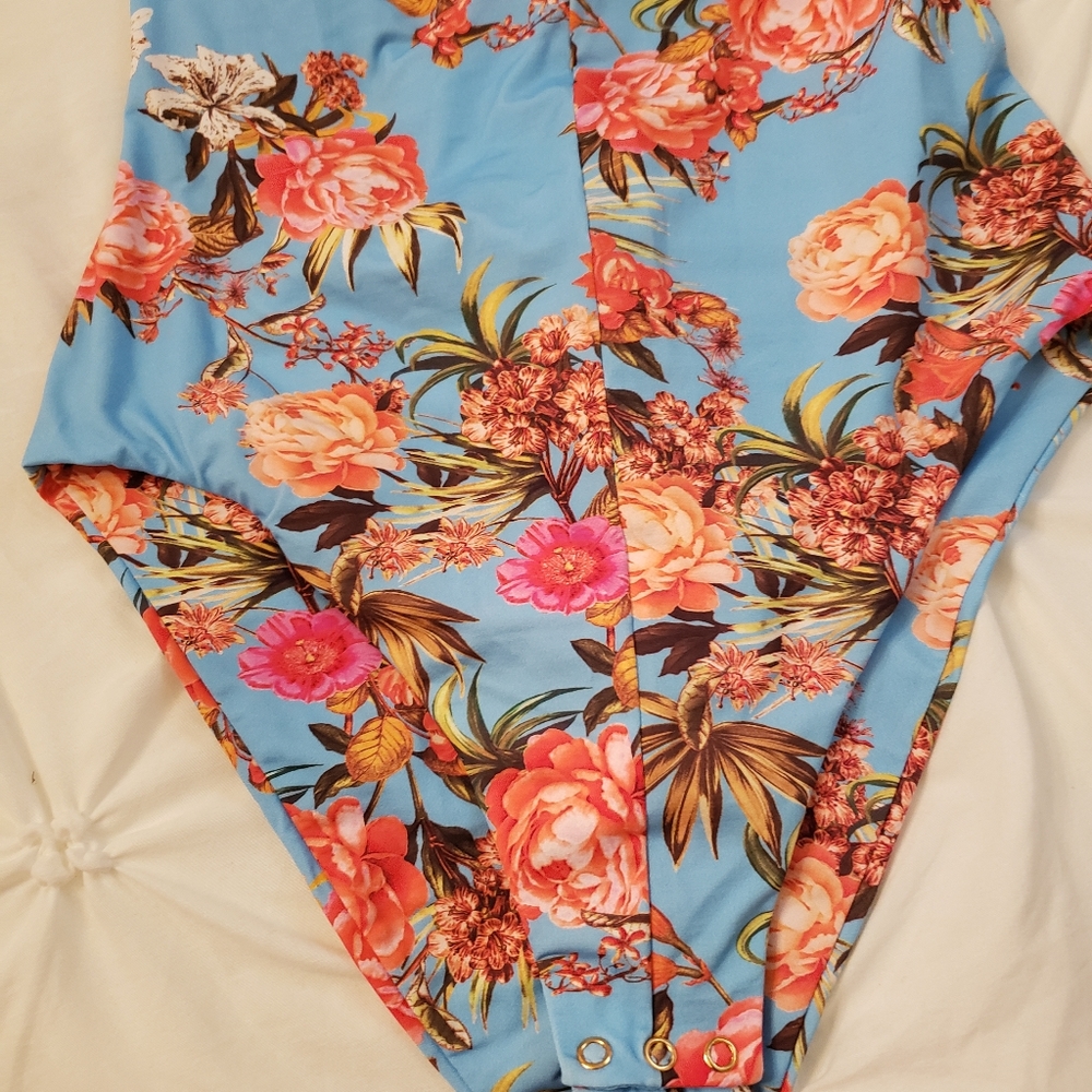 Adriana Iglesias Deep V Floral Stretch Silk Bodysuit - Picture 11 of 16